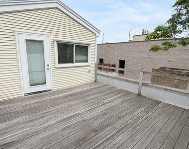 534 W Dickens Street - Photo Thumbnail 17