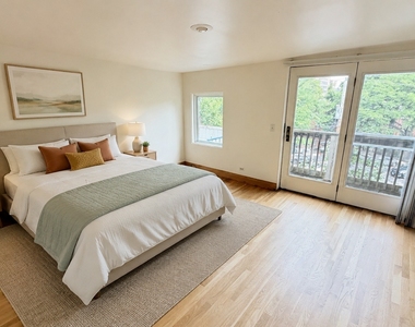 534 W Dickens Street - Photo Thumbnail 12