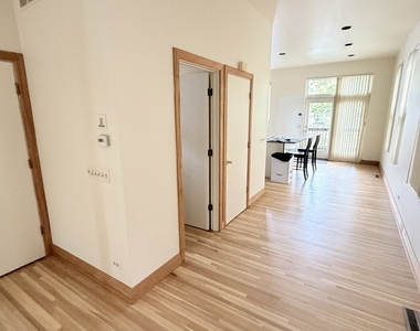 534 W Dickens Street - Photo Thumbnail 6