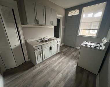 1022 W 77th Street - Photo Thumbnail 4