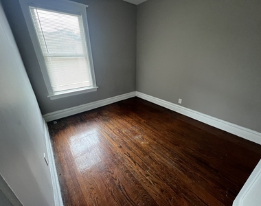 1022 W 77th Street - Photo Thumbnail 3