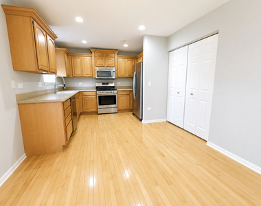3131 Saganashkee Lane - Photo Thumbnail 2