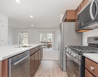 2131 Sassafras Way - Photo Thumbnail 5