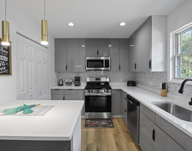7125 Simpson Street - Photo Thumbnail 9