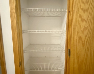 4233 N Kenmore Avenue - Photo Thumbnail 15