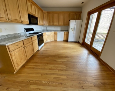 4233 N Kenmore Avenue - Photo Thumbnail 16