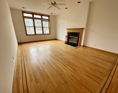 4233 N Kenmore Avenue - Photo Thumbnail 2