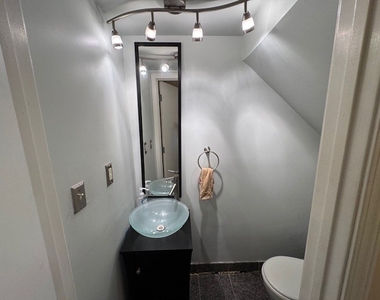616 N Paulina Street - Photo Thumbnail 2