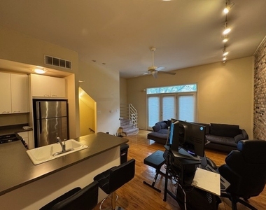 616 N Paulina Street - Photo Thumbnail 8