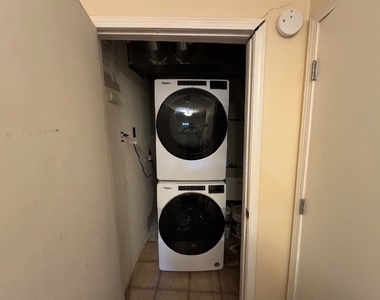 616 N Paulina Street - Photo Thumbnail 3
