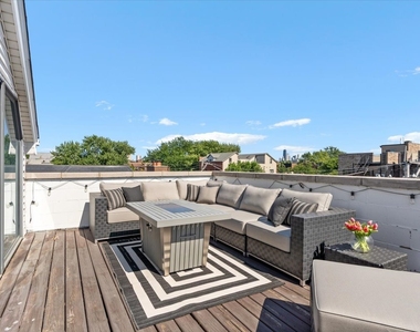 1521 W Wolfram Street - Photo Thumbnail 18