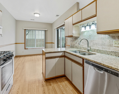 1665 Commodore Court - Photo Thumbnail 8