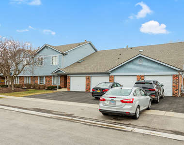 1665 Commodore Court - Photo Thumbnail 3