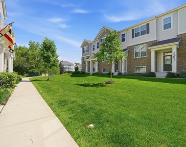 30w023 Brayman Court - Photo Thumbnail 32
