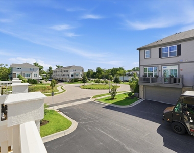 30w023 Brayman Court - Photo Thumbnail 36