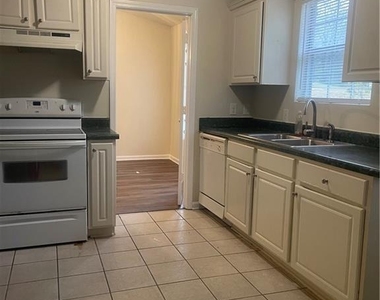4957 N Redan Circle - Photo Thumbnail 4