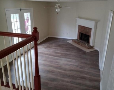 4957 N Redan Circle - Photo Thumbnail 6