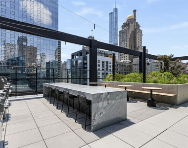 218 E Grand Avenue - Photo Thumbnail 14