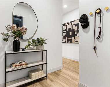 218 E Grand Avenue - Photo Thumbnail 4