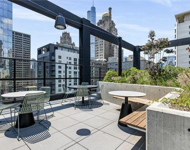 218 E Grand Avenue - Photo Thumbnail 15