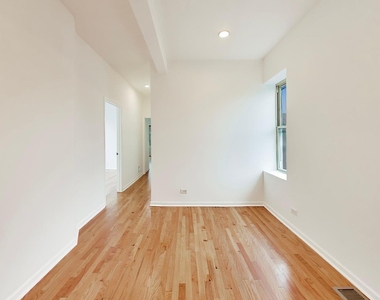 1301 N Oakley Boulevard - Photo Thumbnail 12