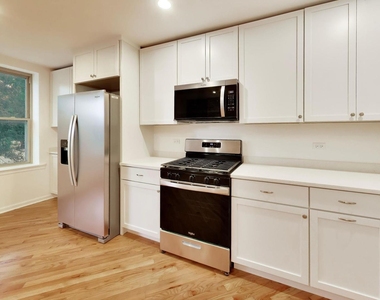 1301 N Oakley Boulevard - Photo Thumbnail 4