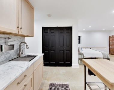 1840 N Bissell Street - Photo Thumbnail 6