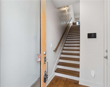 102 City View Court Ne - Photo Thumbnail 3
