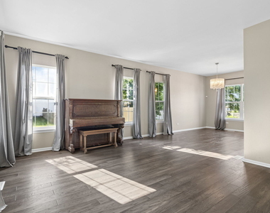 384 W Otto Drive - Photo Thumbnail 2