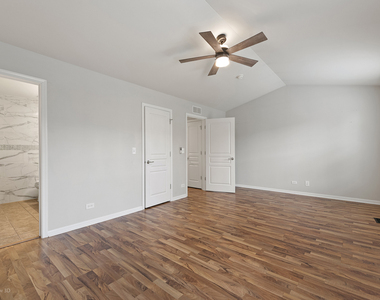 464 Valentine Way - Photo Thumbnail 18