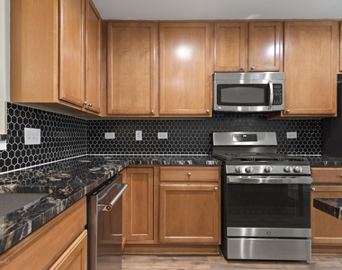 464 Valentine Way - Photo Thumbnail 8