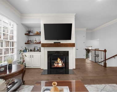 410 Rose Garden Lane - Photo Thumbnail 10