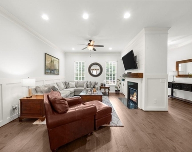 410 Rose Garden Lane - Photo Thumbnail 6
