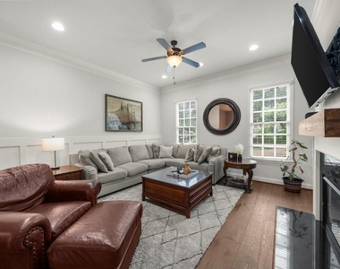 410 Rose Garden Lane - Photo Thumbnail 7
