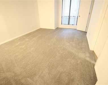 204 Warm Springs Circle - Photo Thumbnail 10