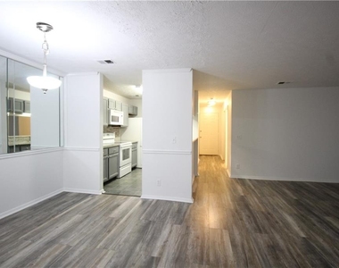 204 Warm Springs Circle - Photo Thumbnail 20
