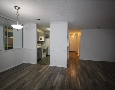 204 Warm Springs Circle - Photo Thumbnail 21