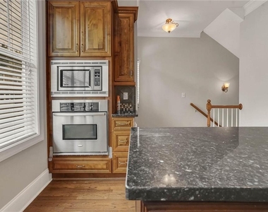 3026 Eltham Place - Photo Thumbnail 7