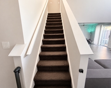 900 Ashley Court - Photo Thumbnail 13