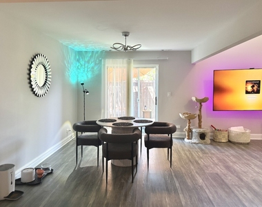 900 Ashley Court - Photo Thumbnail 4