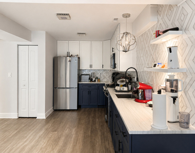 900 Ashley Court - Photo Thumbnail 9