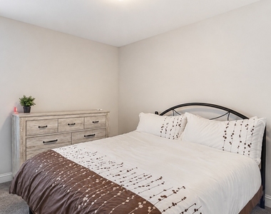 900 Ashley Court - Photo Thumbnail 21