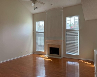 8910 Ruel Lane - Photo Thumbnail 15