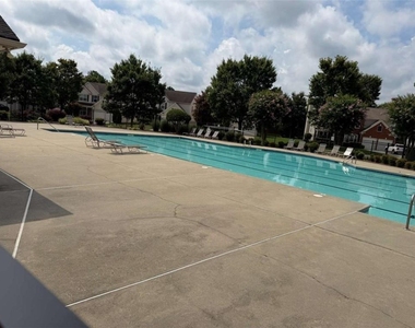 8910 Ruel Lane - Photo Thumbnail 16