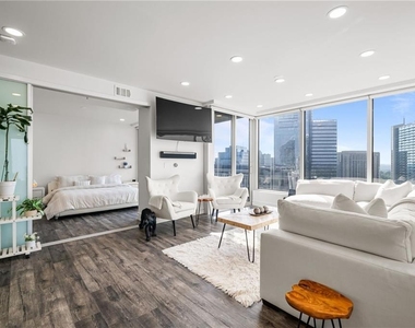 3338 Peachtree Road - Photo Thumbnail 8