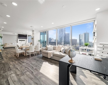 3338 Peachtree Road - Photo Thumbnail 18