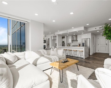 3338 Peachtree Road - Photo Thumbnail 10