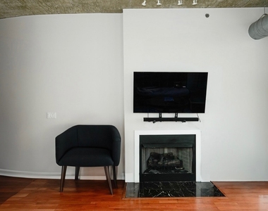 1305 S Michigan Avenue - Photo Thumbnail 4