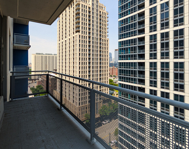 1305 S Michigan Avenue - Photo Thumbnail 12