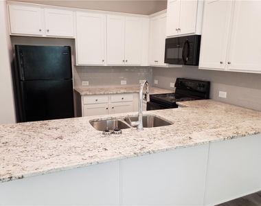 2725 Daybreak Court - Photo Thumbnail 4